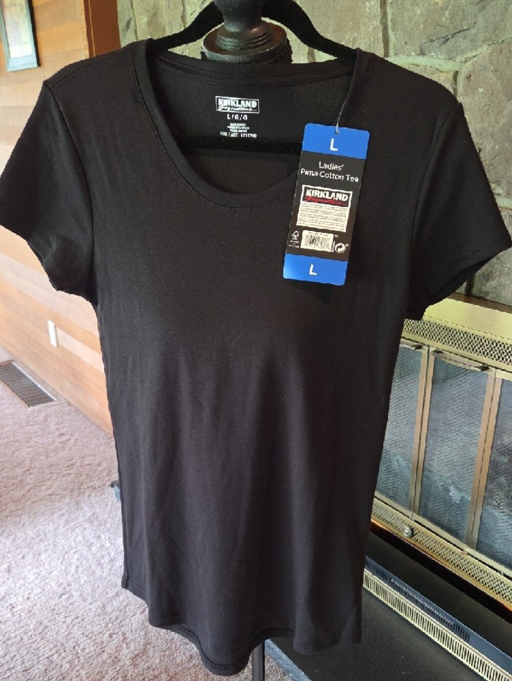 Kirkland Signature Women's Black Short-Sleeve Crewneck Tee - Picture 6 of 6